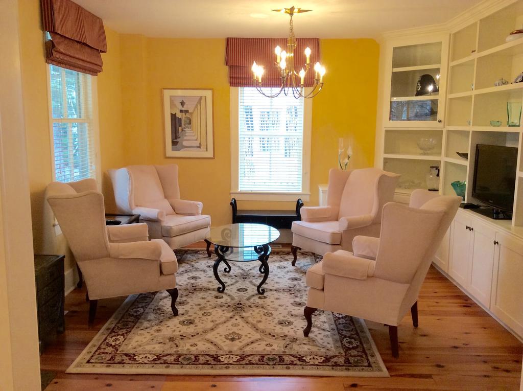 Scarlet Tunic Bed And Breakfast Niagara-on-the-Lake Extérieur photo